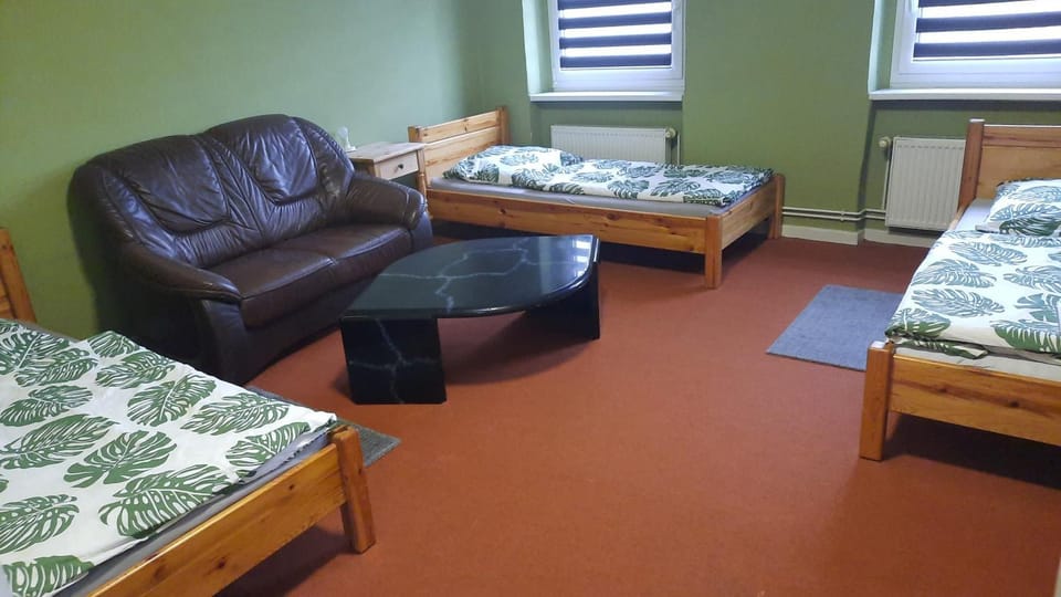 Bed, Seating area, Bedroom