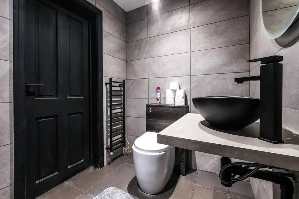 Piccadilly Wonderland Sleep 8 VRA Apartment in City of Westminster