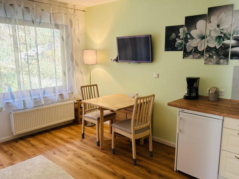 TV and multimedia, Kitchen or kitchenette, Seating area, Dining area