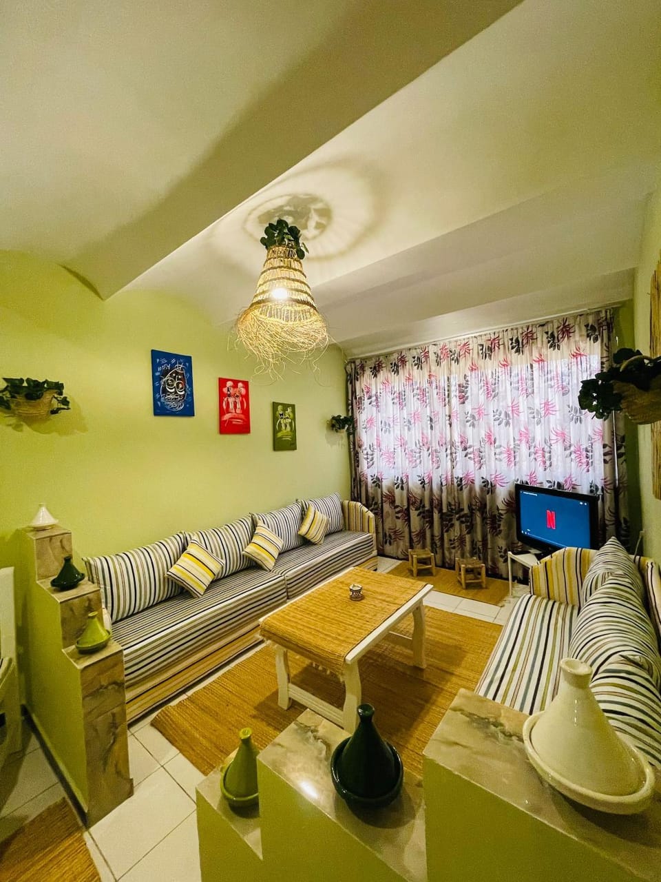 Communal lounge/ TV room, Seating area, Dining area