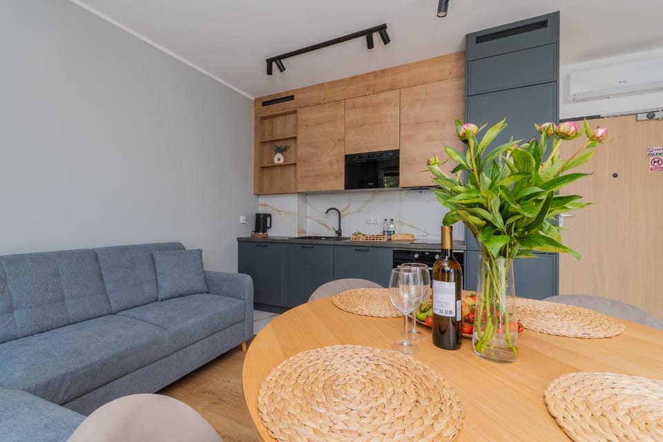 Kitchen or kitchenette, Living room, Seating area, air conditioner