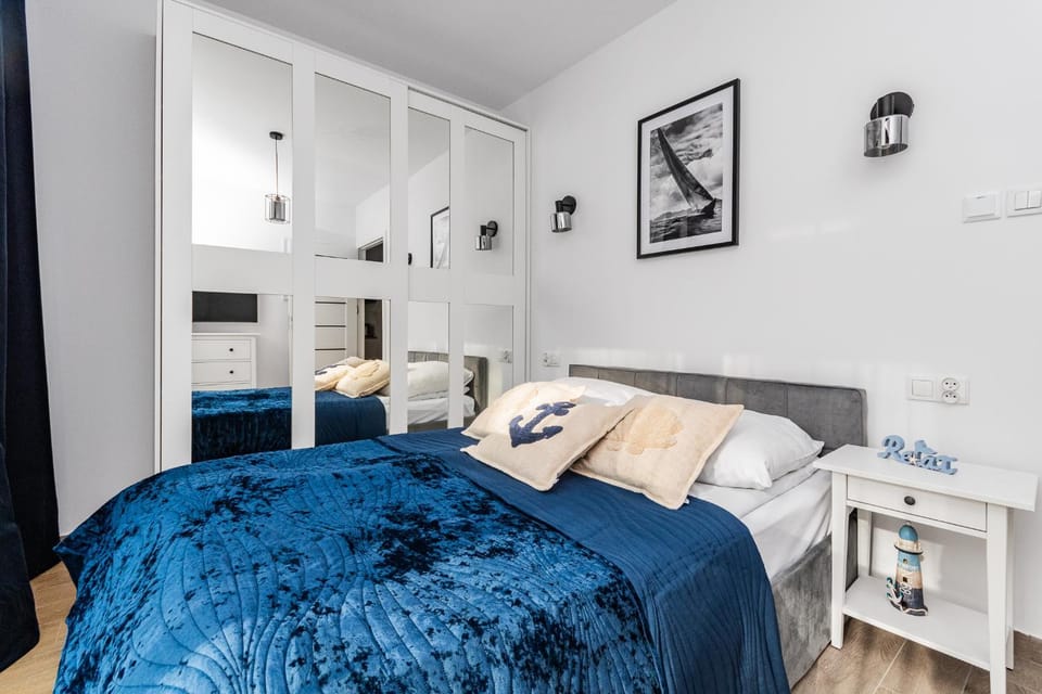 Bed, Bedroom, internet, wardrobe