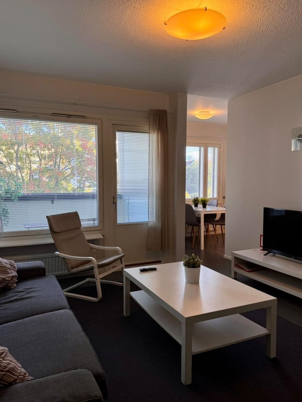 Kotimaailma Apartments - tilava parvekkeellinen kodikas kolmio - Pinninkatu Apartment in Finland