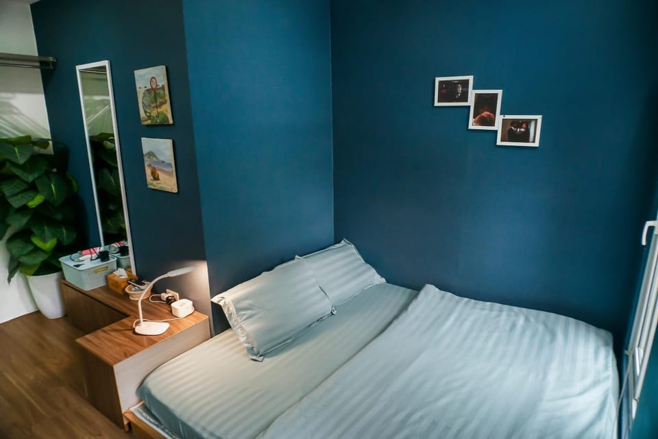 Downtown Cozy Corner Apartment in Hanoi