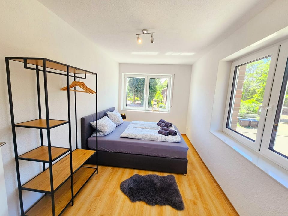 Bed, Photo of the whole room, Bedroom, towels
