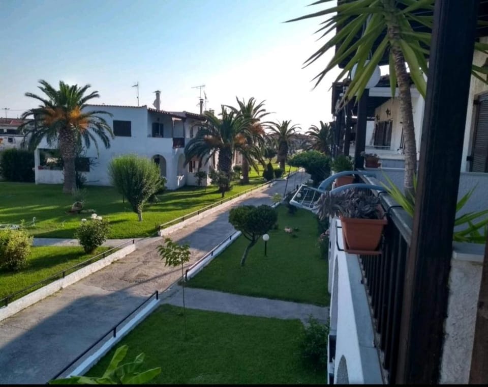 Theodora's Apartment in Palm Trees Garden Apartment in Halkidiki