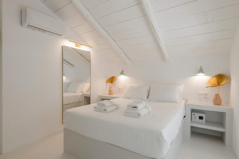 Bedroom, air conditioner