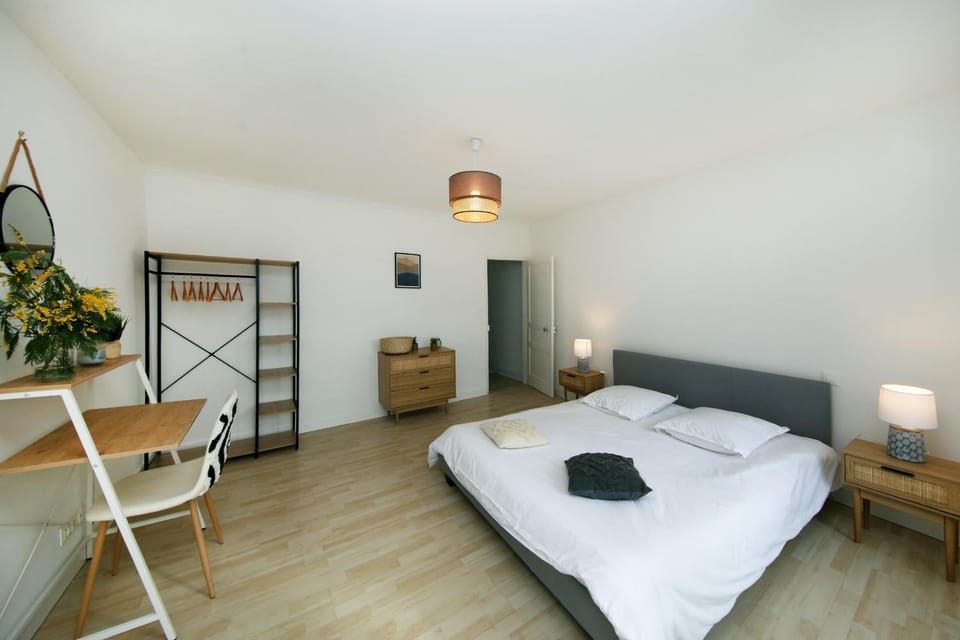 Bed, Bedroom