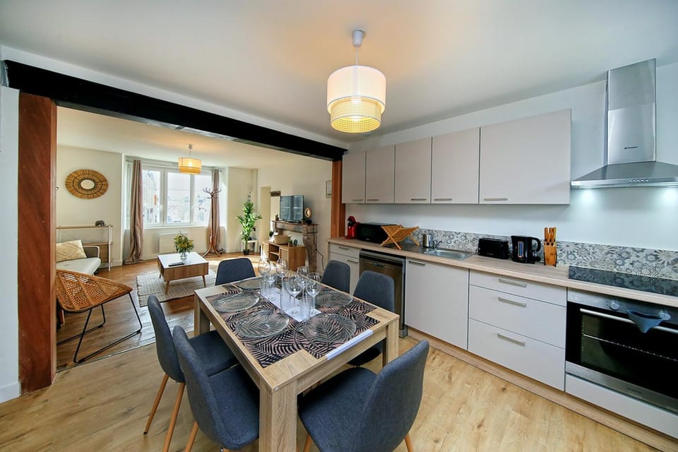 Kitchen or kitchenette, Living room, Dining area