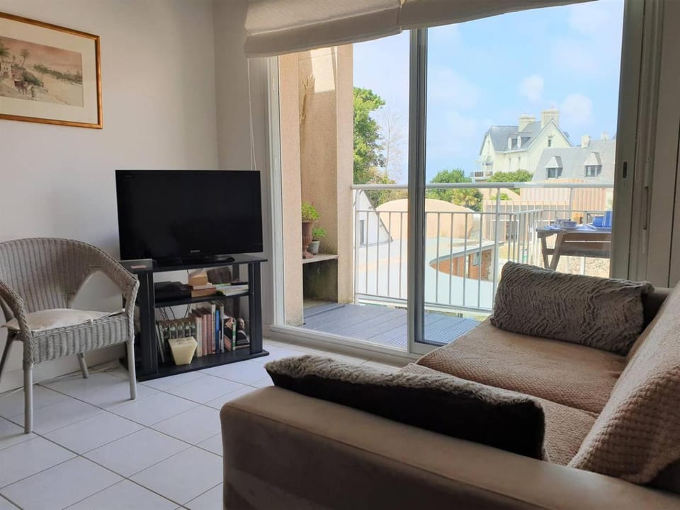 Appartement à 50m de la plage du Coz-Pors à TREGASTEL - Réf 603 Apartment in Trégastel