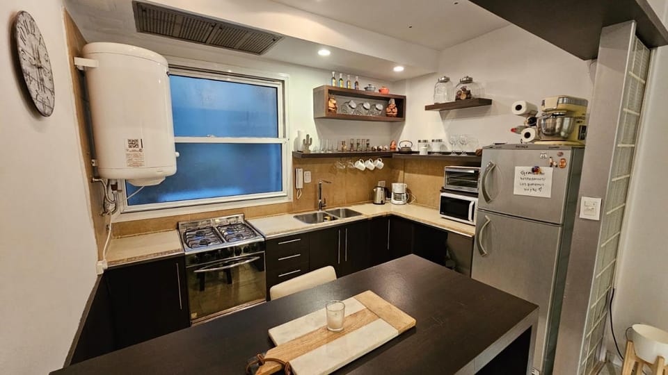 Kitchen or kitchenette, minibar, pet friendly, stove