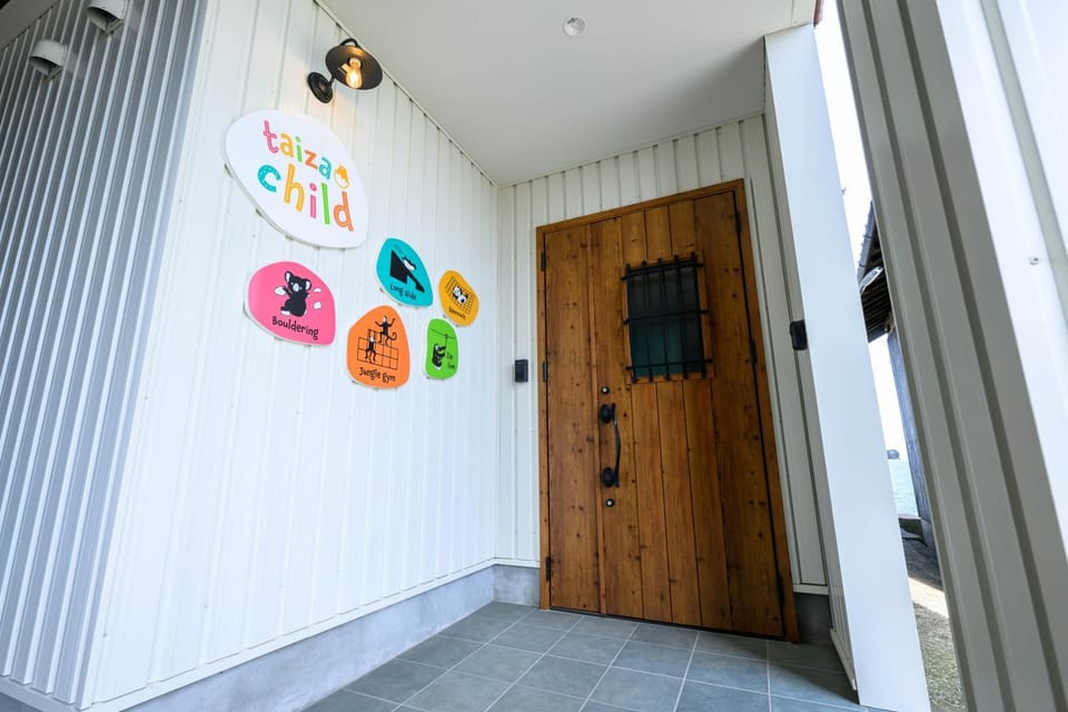 Facade/entrance, Property logo or sign, children, young children, group of guests, Family