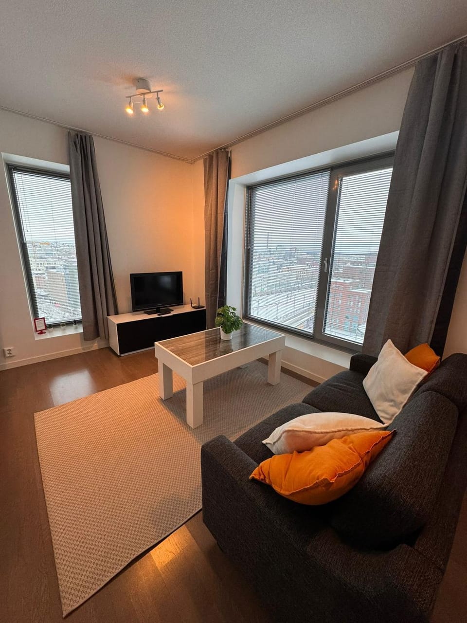 Kotimaailma Apartments - Upea yläkerroksen studio - Itsenäisyydenkatu Apartment in Finland