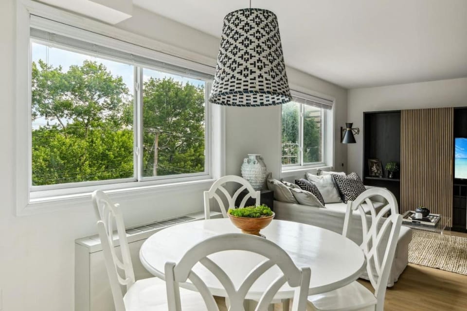 Crystal City Charm 2BR Free Parking 304 House in Crystal City