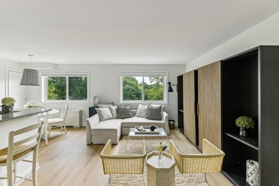 Crystal City Charm 2BR Free Parking 304 House in Crystal City