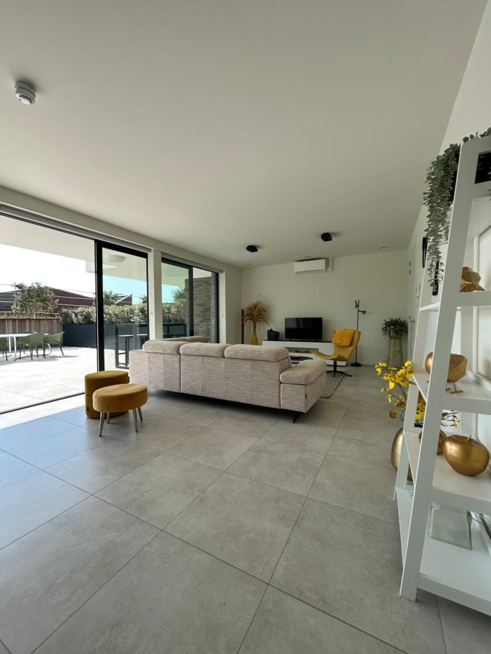 View (from property/room), Living room, Photo of the whole room, Seating area