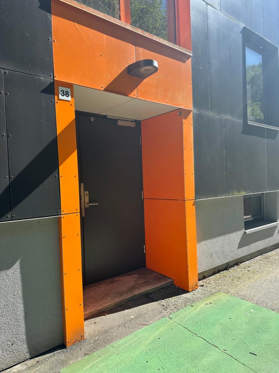 Facade/entrance