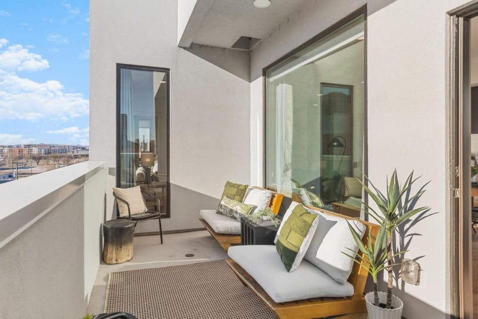 Patio, Balcony/Terrace