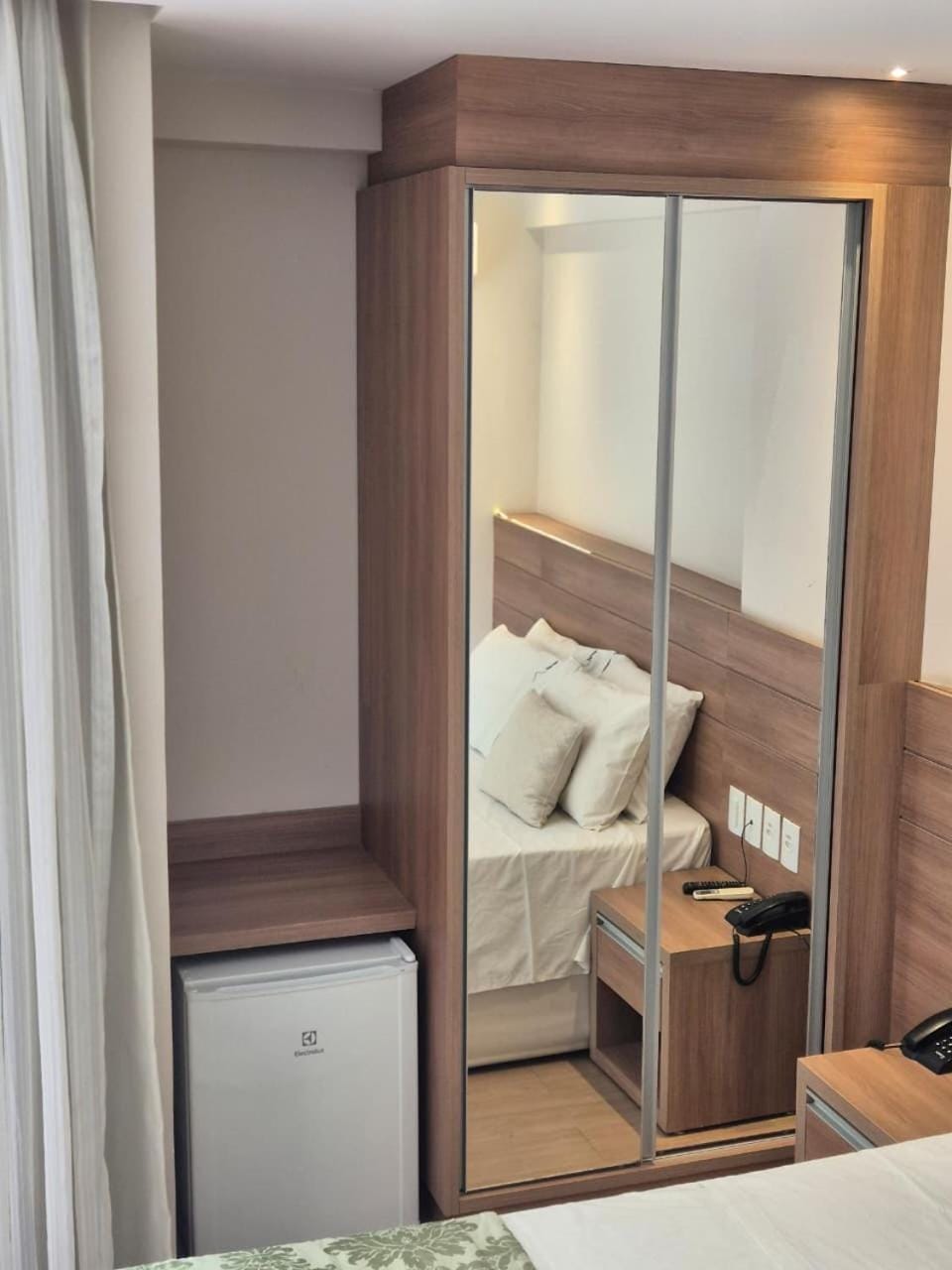 minibar, wardrobe