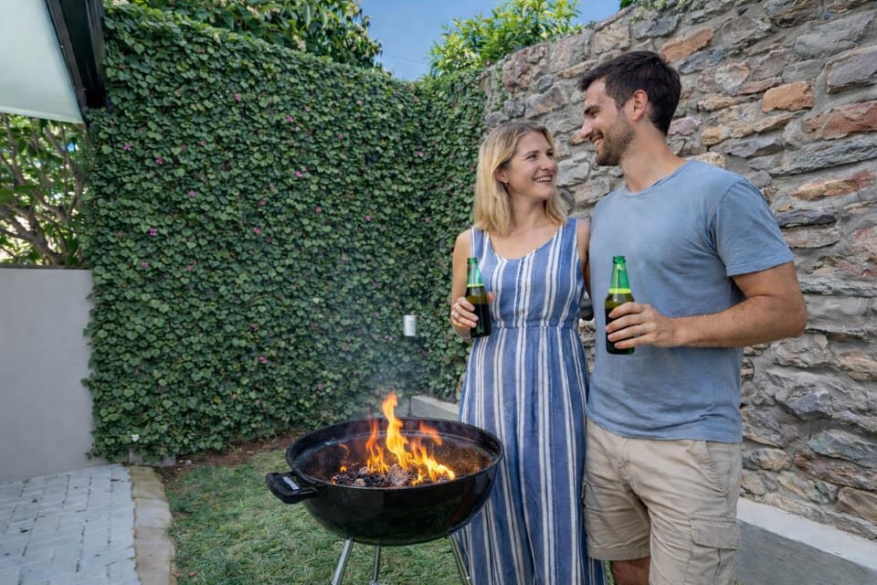 Day, People, BBQ facilities, Balcony/Terrace, Balcony/Terrace, Food and drinks, Evening entertainment, Evening entertainment, Guests, Entertainment, group of guests