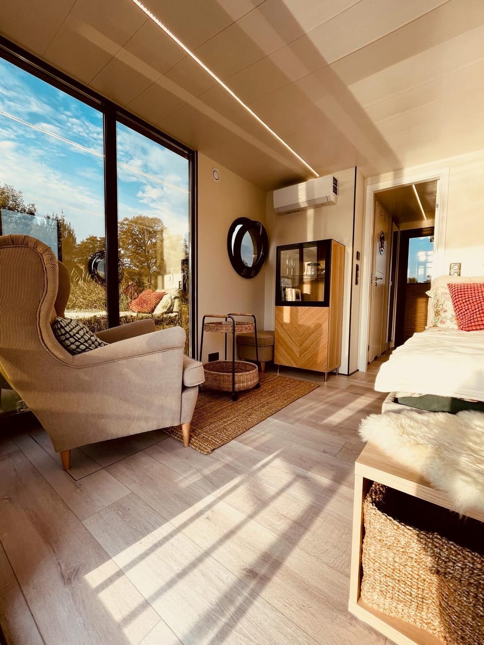 Property building, Living room