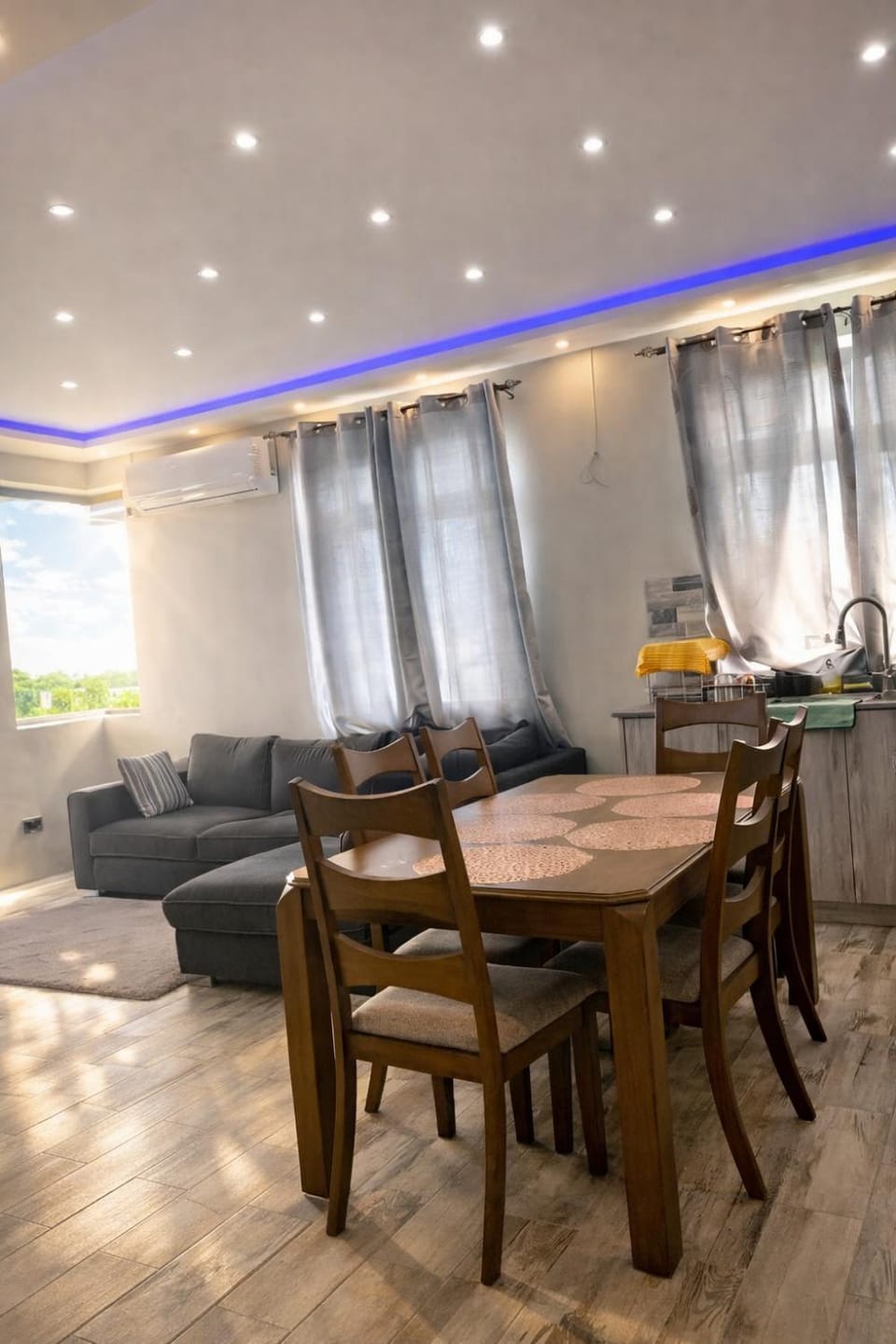 Communal lounge/ TV room, TV and multimedia, Seating area, kitchen, air conditioner