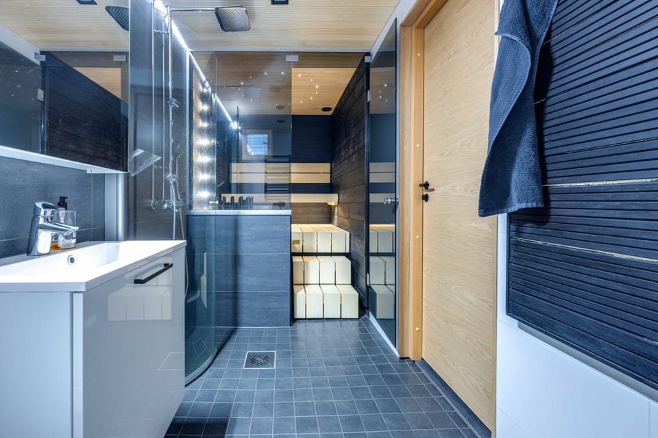 Shower, Sauna, Bathroom