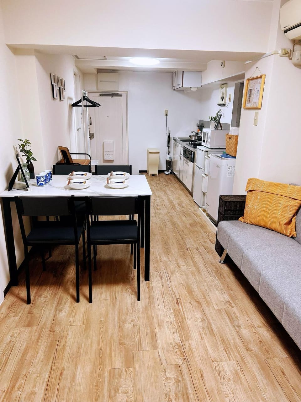 Living room, Dining area