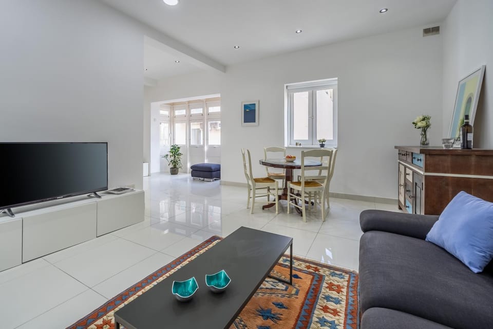 Sliema Seaside Apartment Retreat Apartment in Sliema