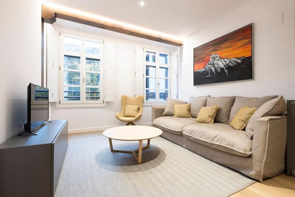Alde-zahar. Basquenjoy Apartment in Basque Country