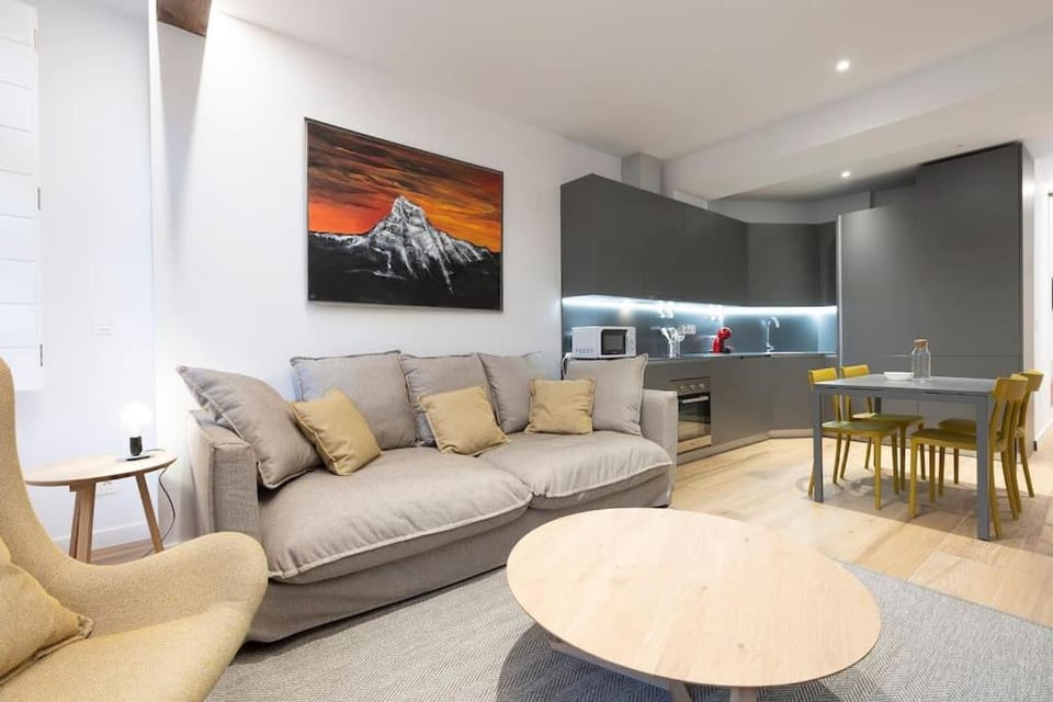 Alde-zahar. Basquenjoy Apartment in Basque Country