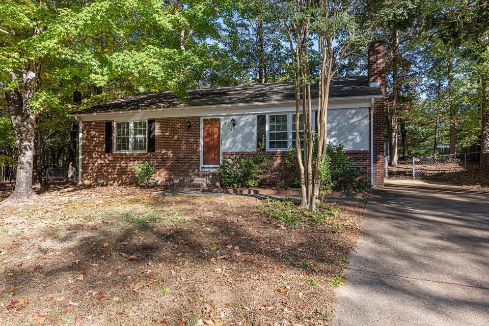 3BR Kid Friendly Fenced in Swingset House in Raleigh
