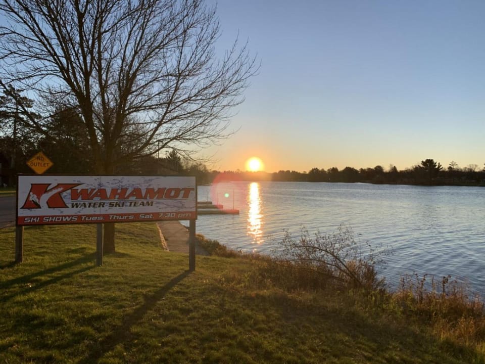 Bridge Inn Tomahawk - Room 107, 2 Queen Beds, Pet Friendly, Laminate Wood Flooring , Walkout, River View Bed and Breakfast in Wisconsin