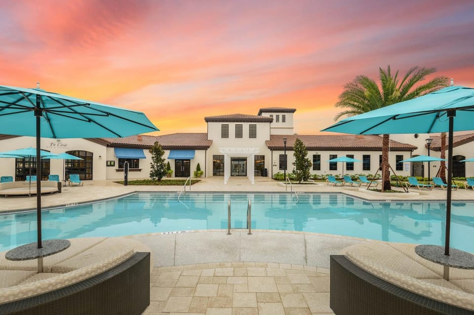 Villa with HEATED pool & FREE Waterpark near Disney Slps 21 Villa in Four Corners