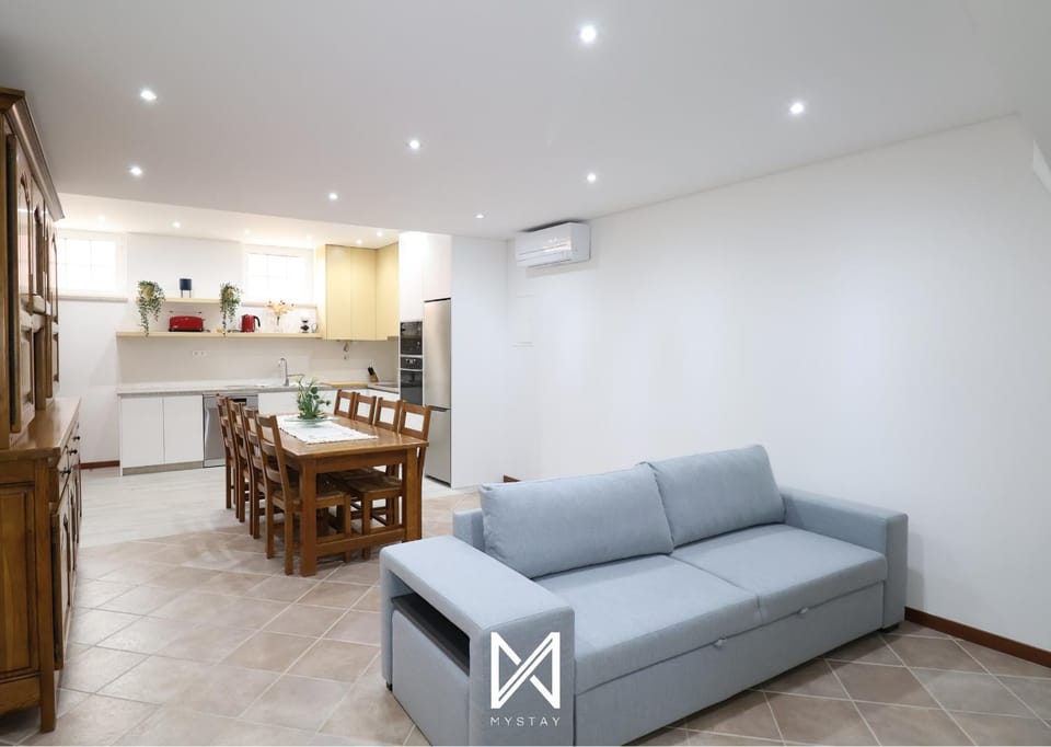 Kitchen or kitchenette, Living room, Dining area