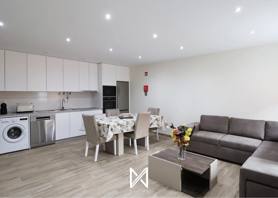 Kitchen or kitchenette, Living room, Dining area