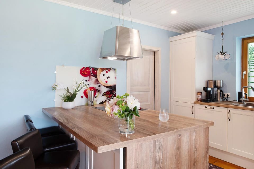 Property building, Kitchen or kitchenette, Living room