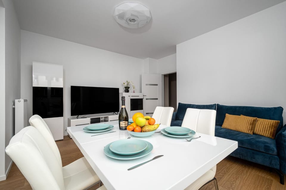 Communal lounge/ TV room, Seating area