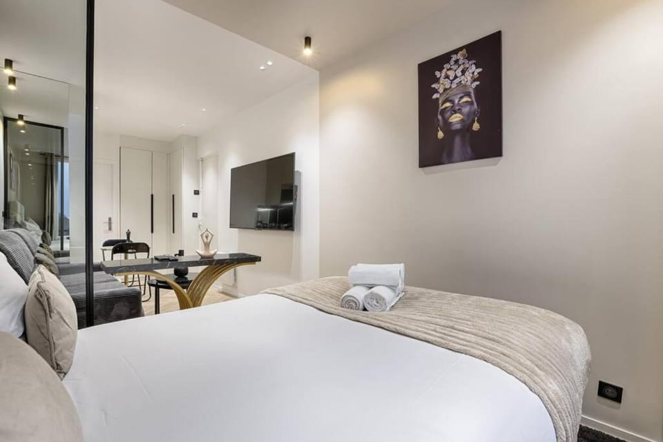 Magnifique appartement Magenta Apartment in Paris