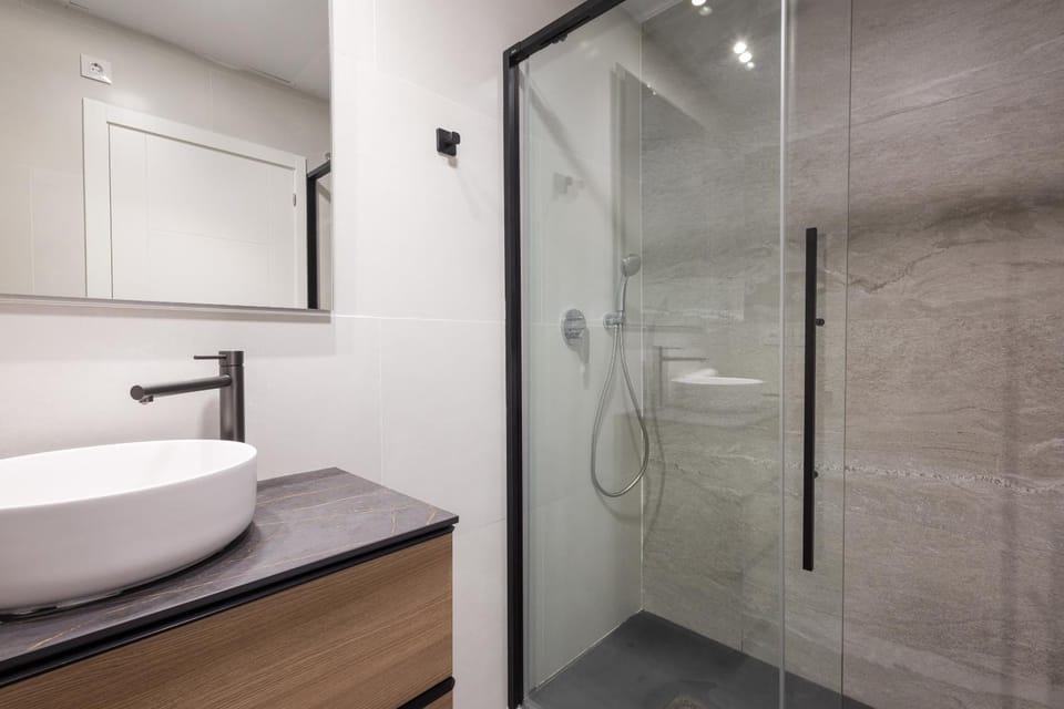 Shower, Bathroom