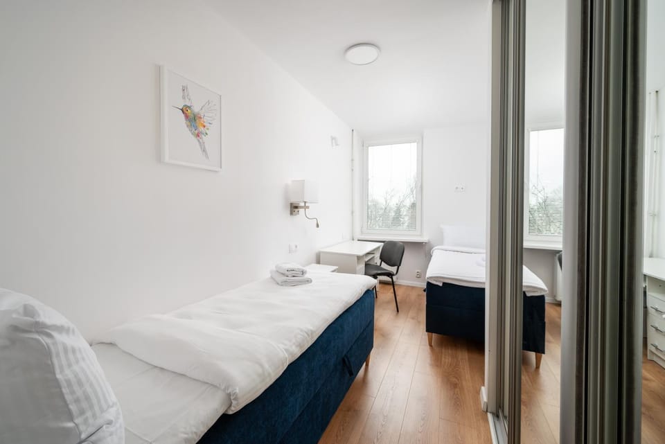 Bed, Photo of the whole room, Bedroom, hair dresser, towels