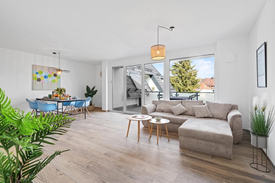 View (from property/room), Balcony/Terrace, Living room