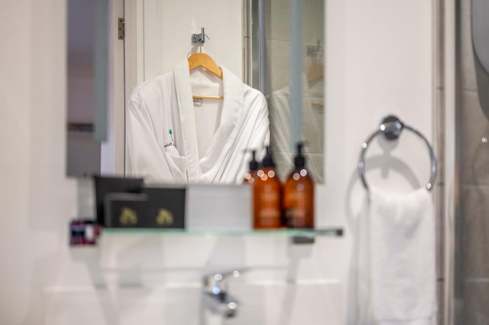 Exclusive New City Center Designer Mews Home House in Chester