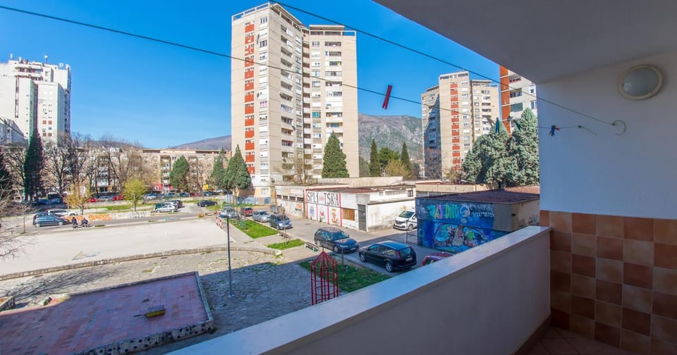 Neighbourhood, City view, Mountain view, Street view, Location