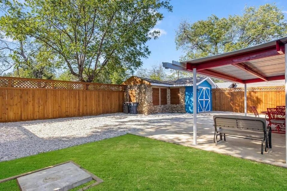 Stockyards-3/4 mile away!-Sleeps 8-Americana House House in Fort Worth