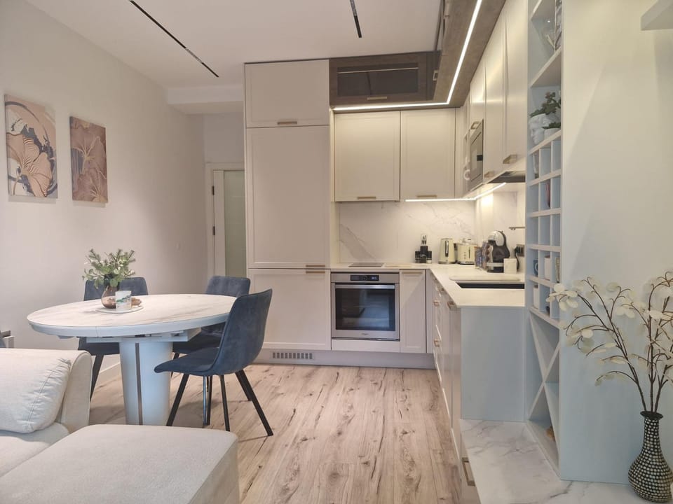 Apartment Marbél - Designer Retreat with FREE parking Apartment in Burgas