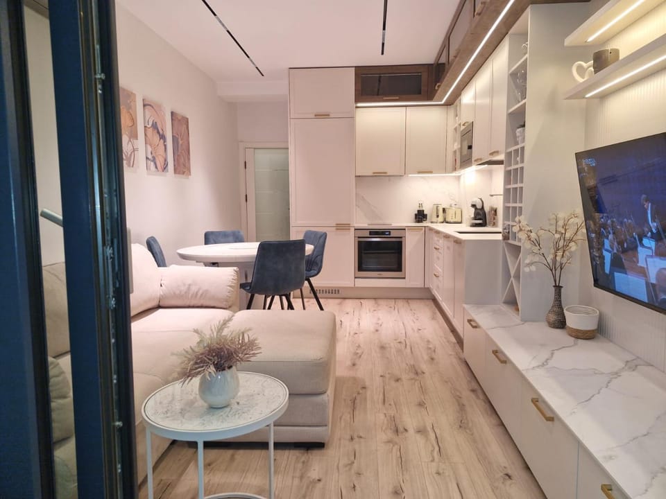 Apartment Marbél - Designer Retreat with FREE parking Apartment in Burgas