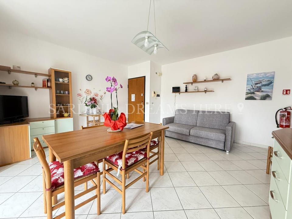 TV and multimedia, Kitchen or kitchenette, Living room, Seating area, Dining area