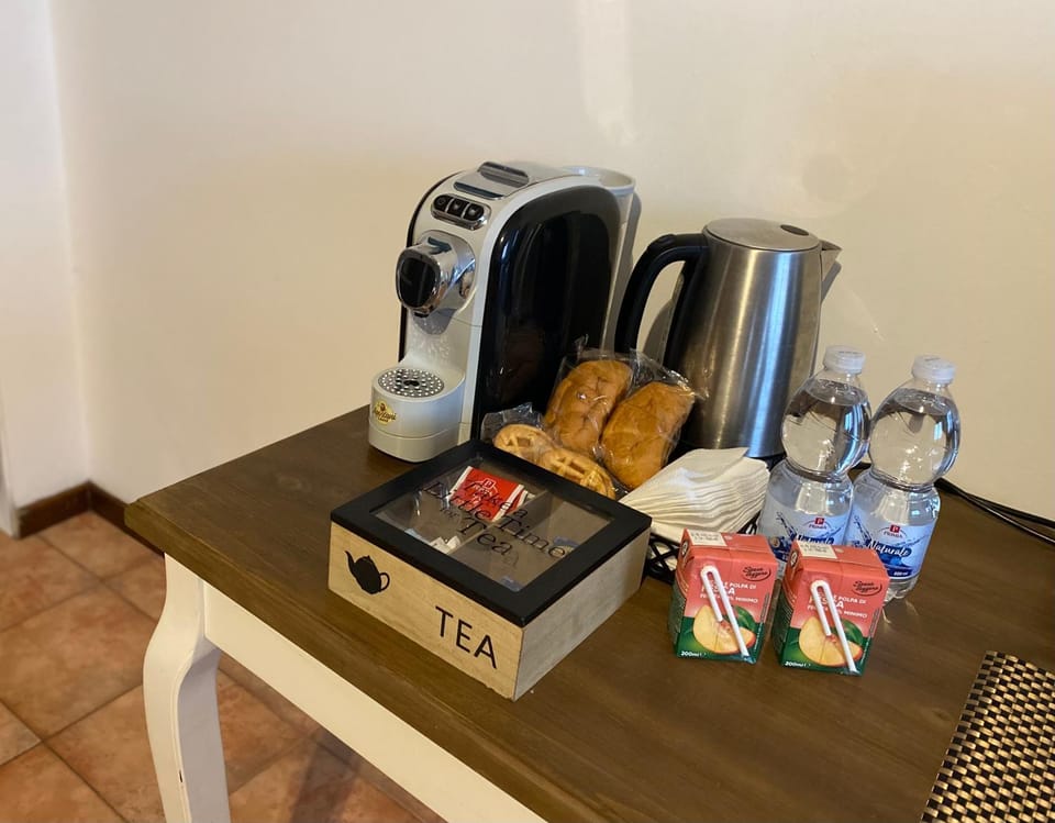 Coffee/tea facilities, Food and drinks, Food, Breakfast