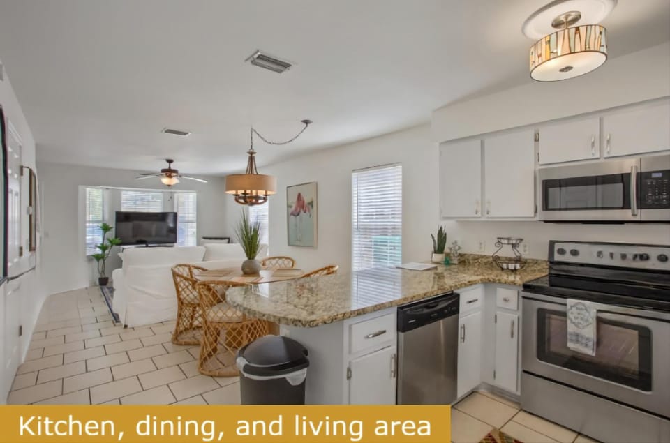 Kitchen or kitchenette, Dining area, dishwasher, oven, stove
